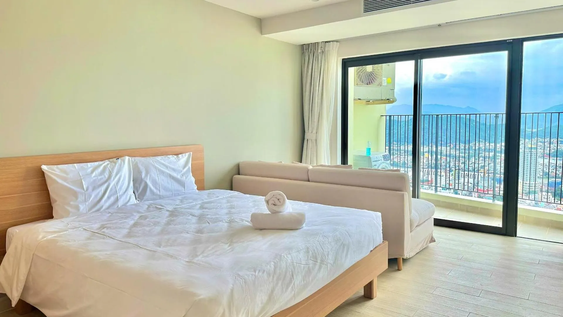 Cozy Goldcoast Apartment Nha Trang